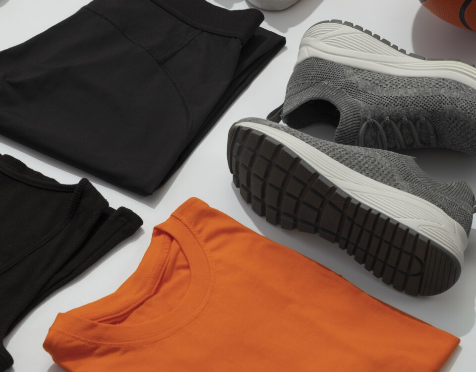 Jak usunąć zapach potu z ubrań sportowych, takich jak na zdjęciu?